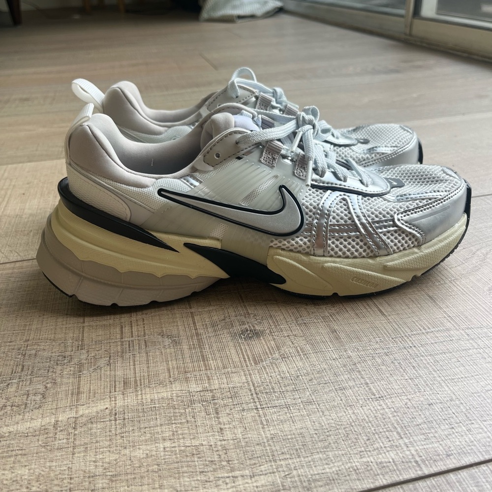 Nike V2K Run